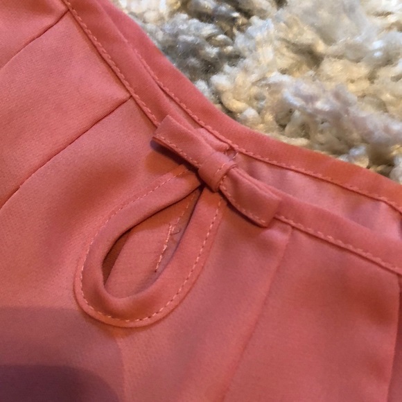 LC Lauren Conrad | Pink Keyhole Smocked Top NWOT - Picture 5 of 9